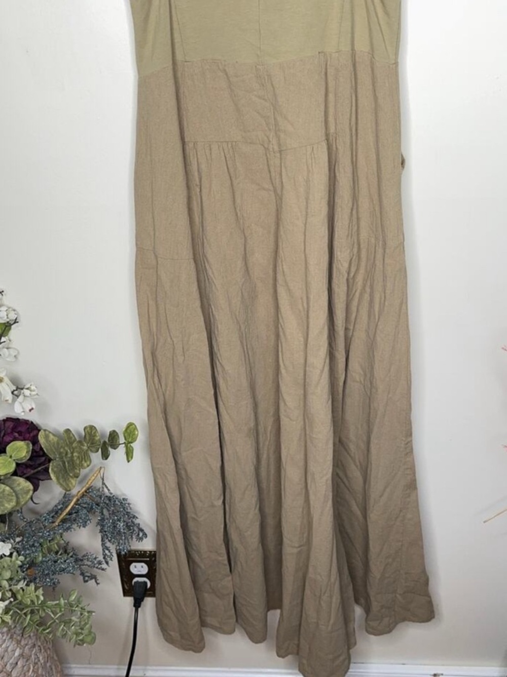 FREE PEOPLE Soledad Midi
Dress Khaki Tan Beige Sz Medium TRUE TO SIZE - Picture 7 of 10